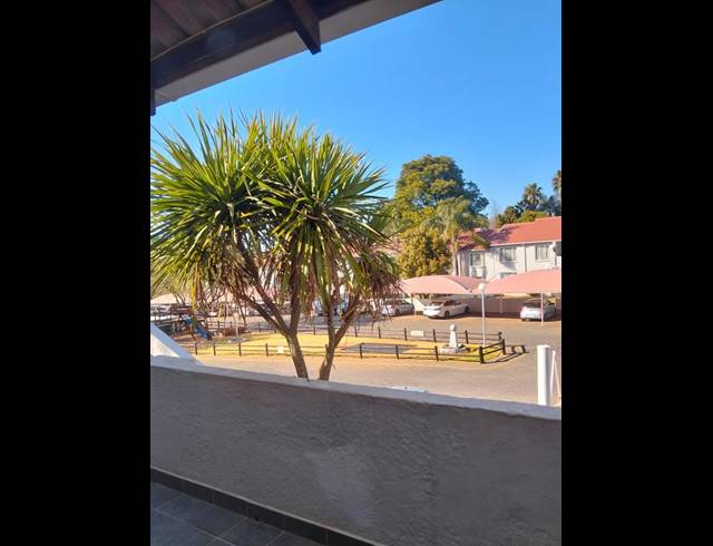 2 BEDROOM APARTMENT FOR SALE IN GLEN MARAIS